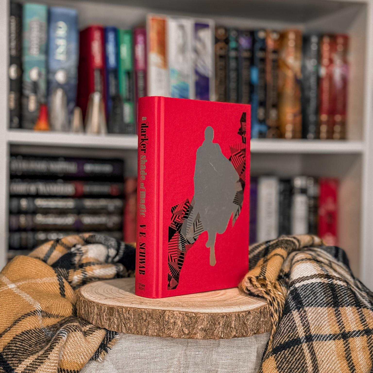 A Darker Shade of Magic by V.E. Schwab (Illumicrate Collections 'Shades of Magic') - Image 2