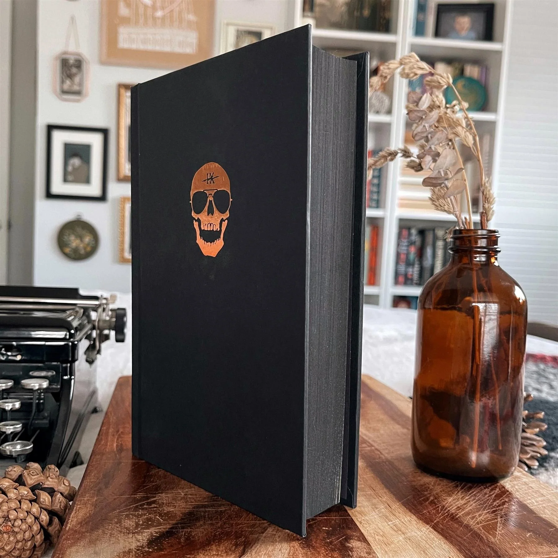 Gideon The Ninth by Tamsyn Muir (Block edge) - Image 2