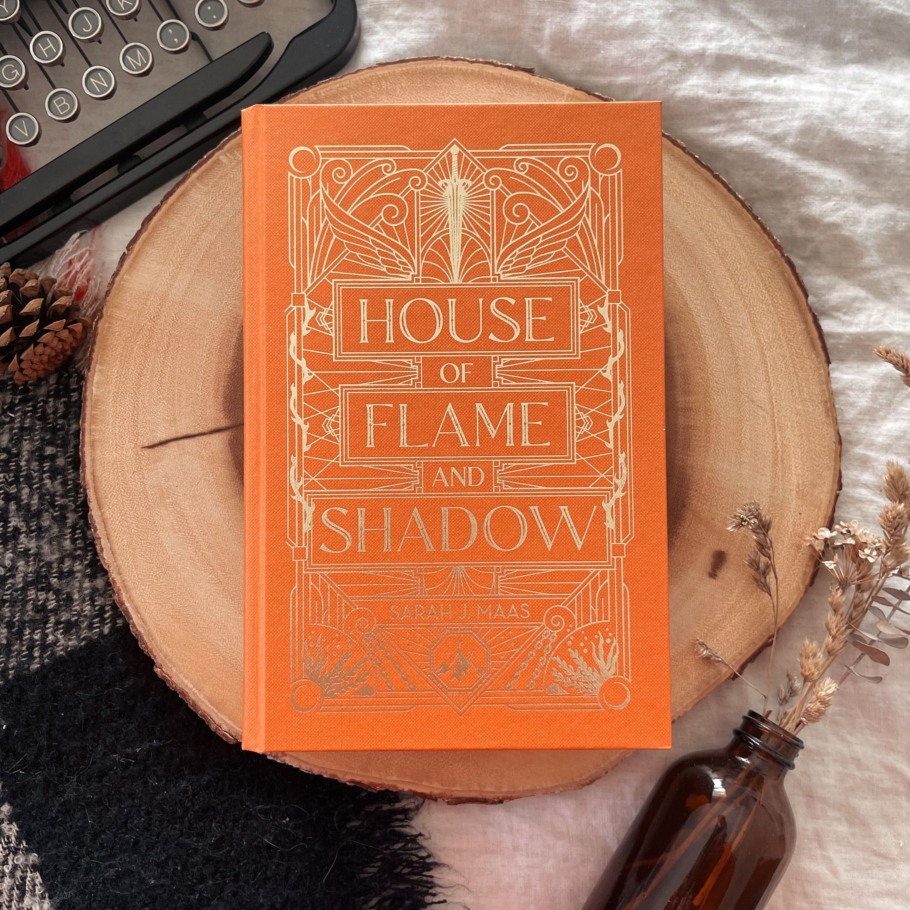 House of Flame and Shadow by Sarah J Maas (Illumicrate Exclusive) - Image 2