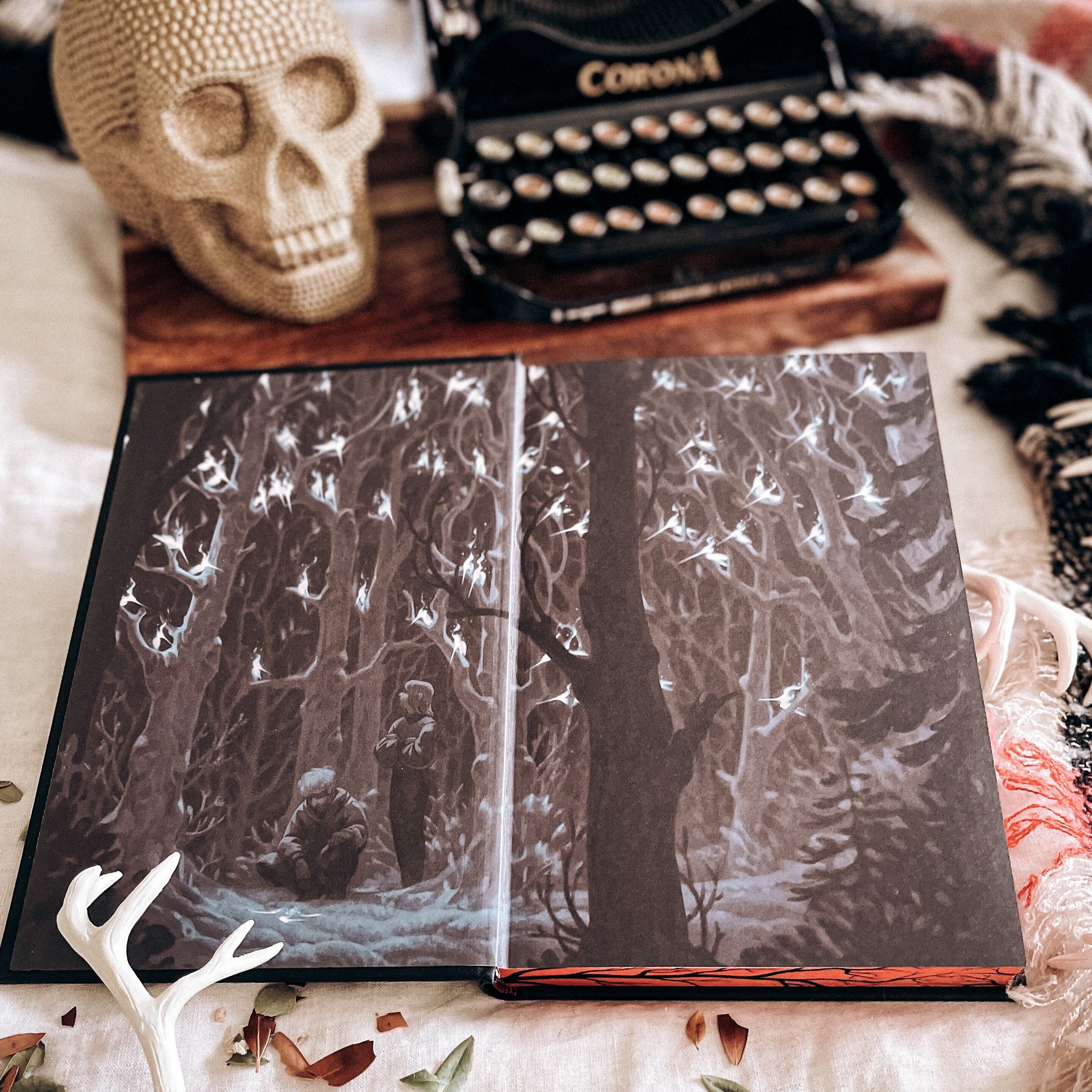 The Hunting Moon by Susan Dennard (Illumicrate Exclusive) - Image 4