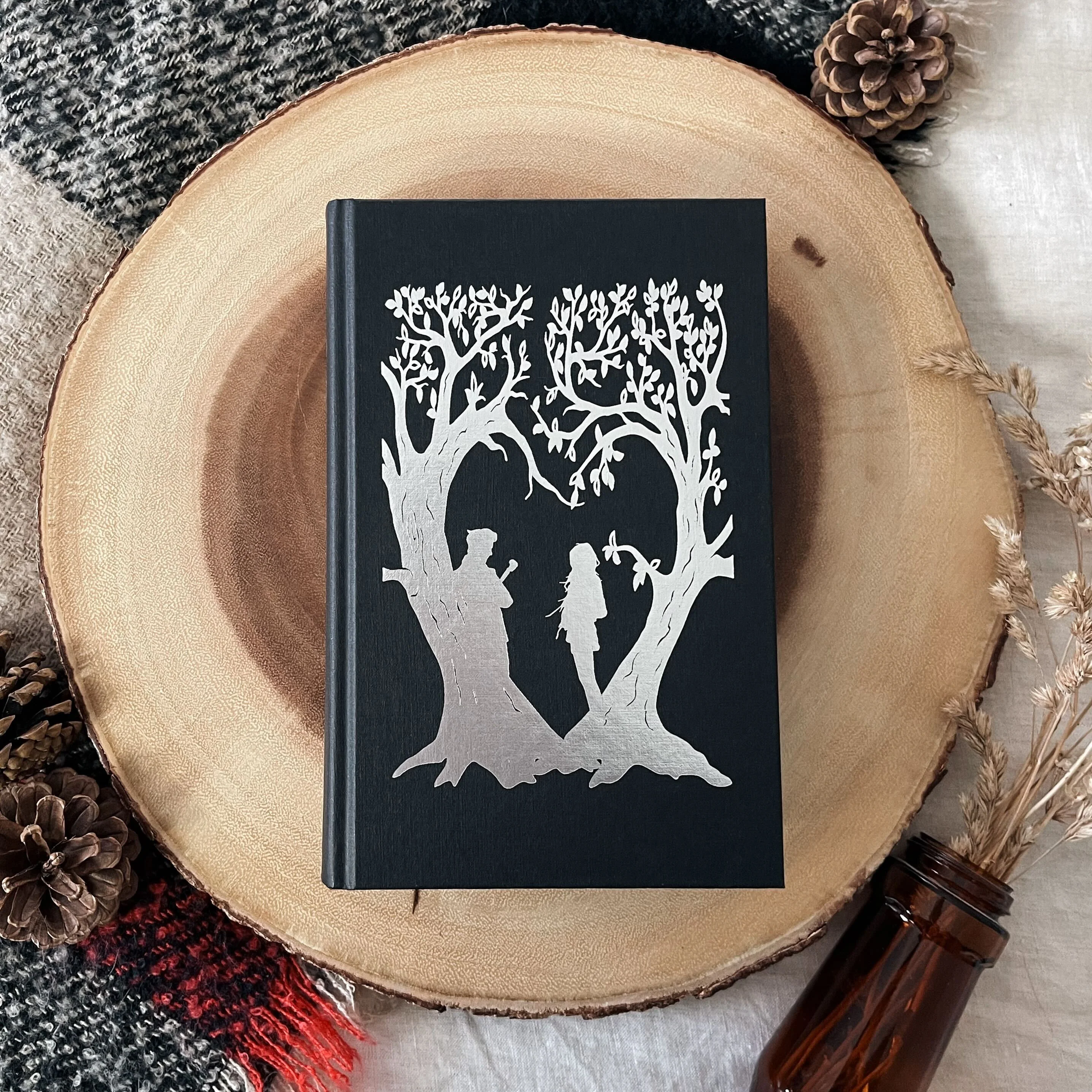 The Invisible Life of Addie LaRue by V.E Schwab (Illumicrate Exclusive) - Image 2